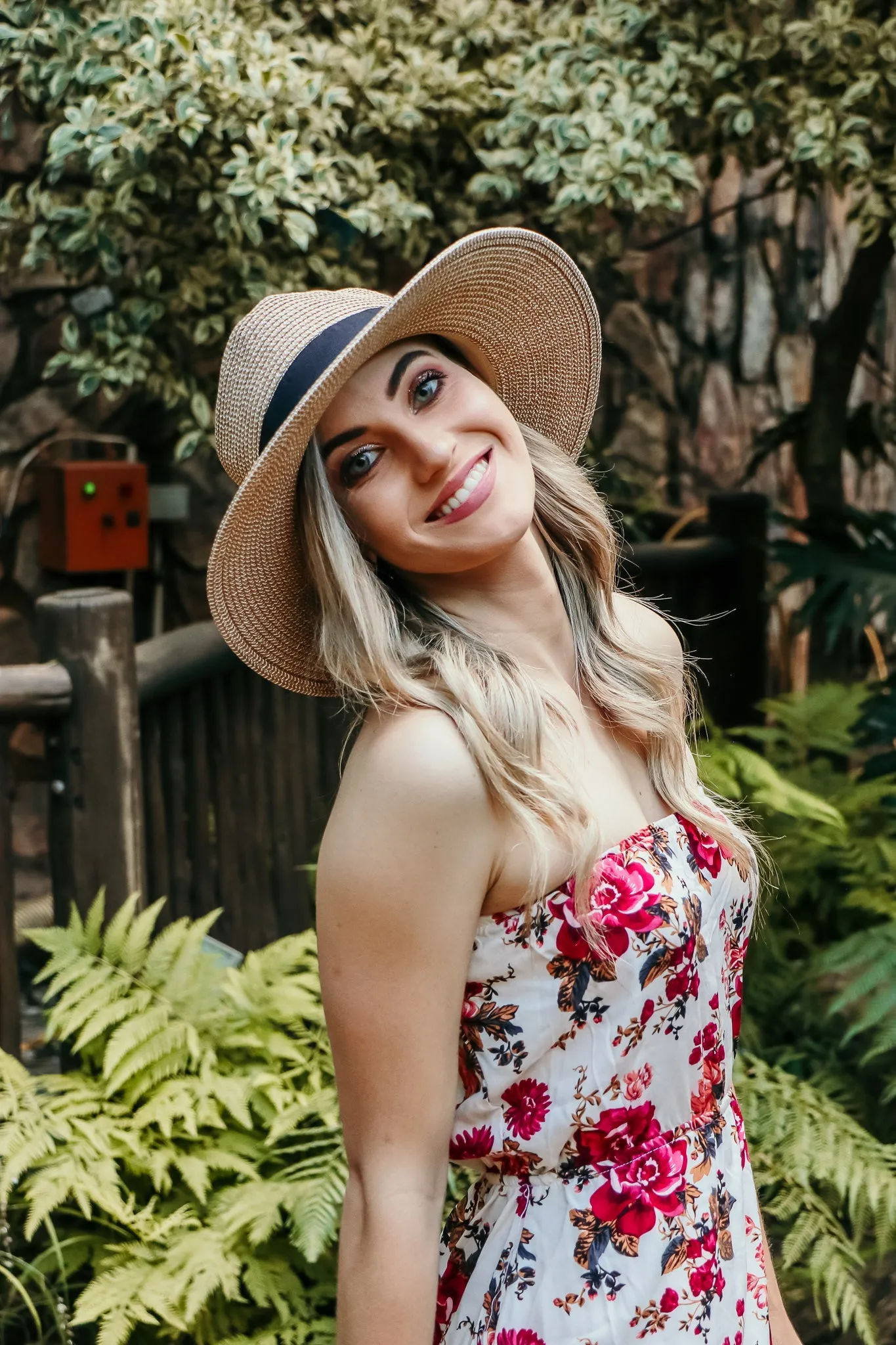 Aurelia Wide Brim Fedora Sunhat: Tan & White