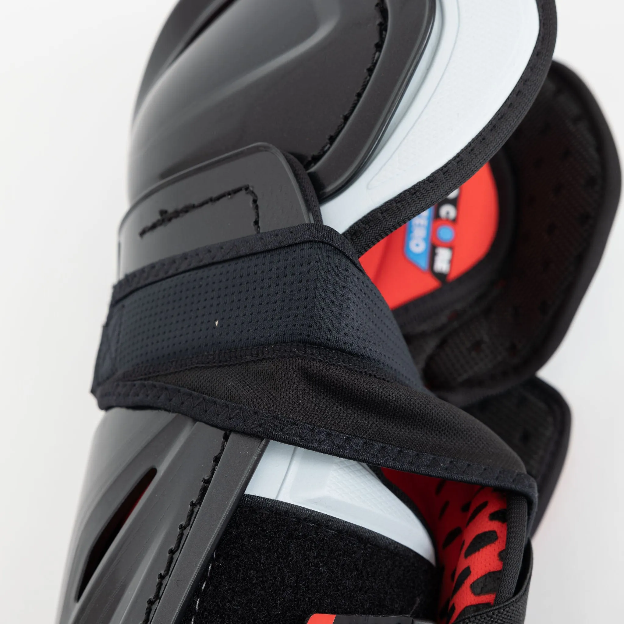 Bauer Vapor Hyperlite Intermediate Hockey Shin Guards