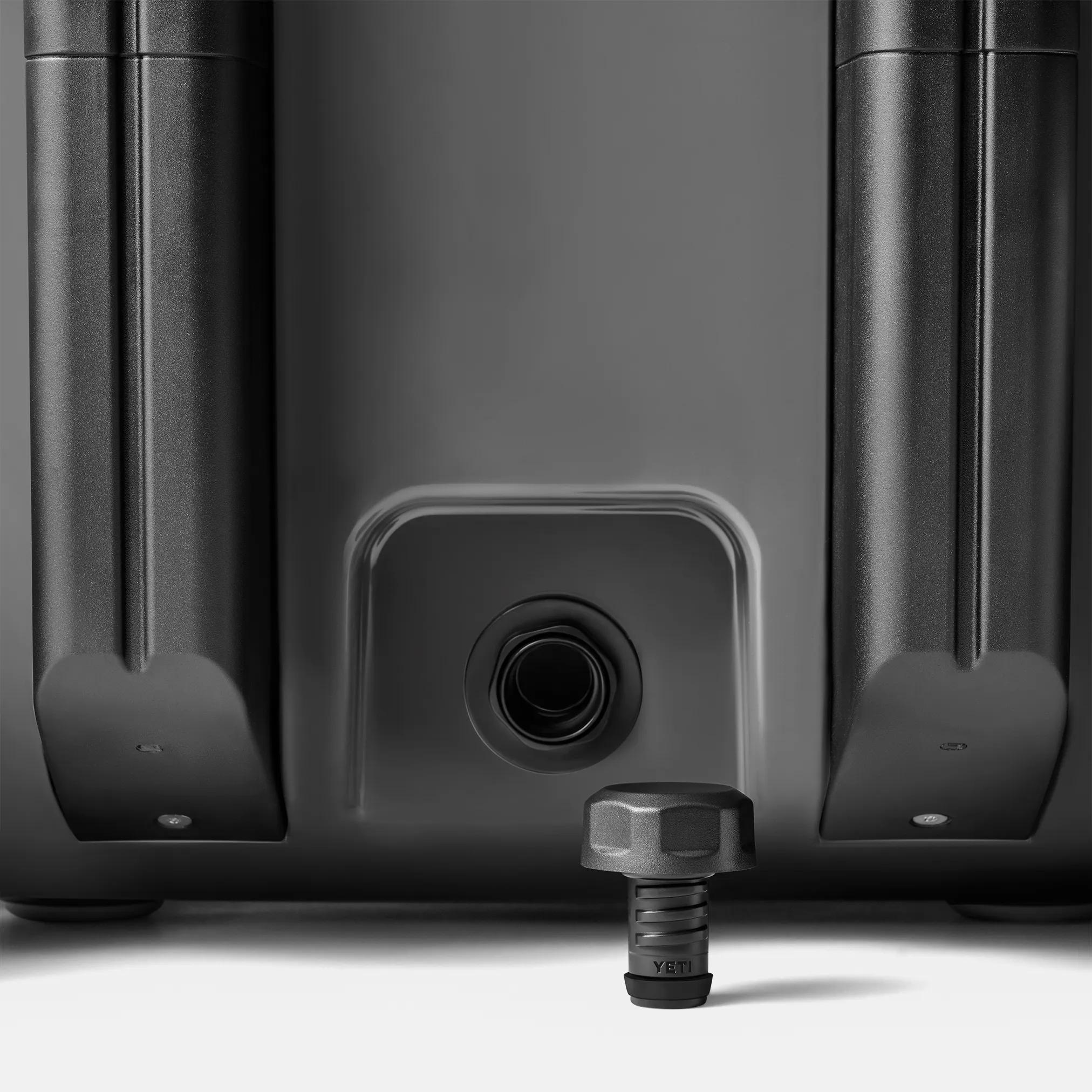 Roadie® Wheeled Cooler Bestdam™ Drain Plug